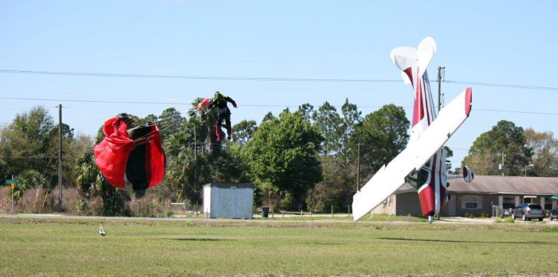 Illustration for article titled Photos: Plane Crashes Into Skydiver